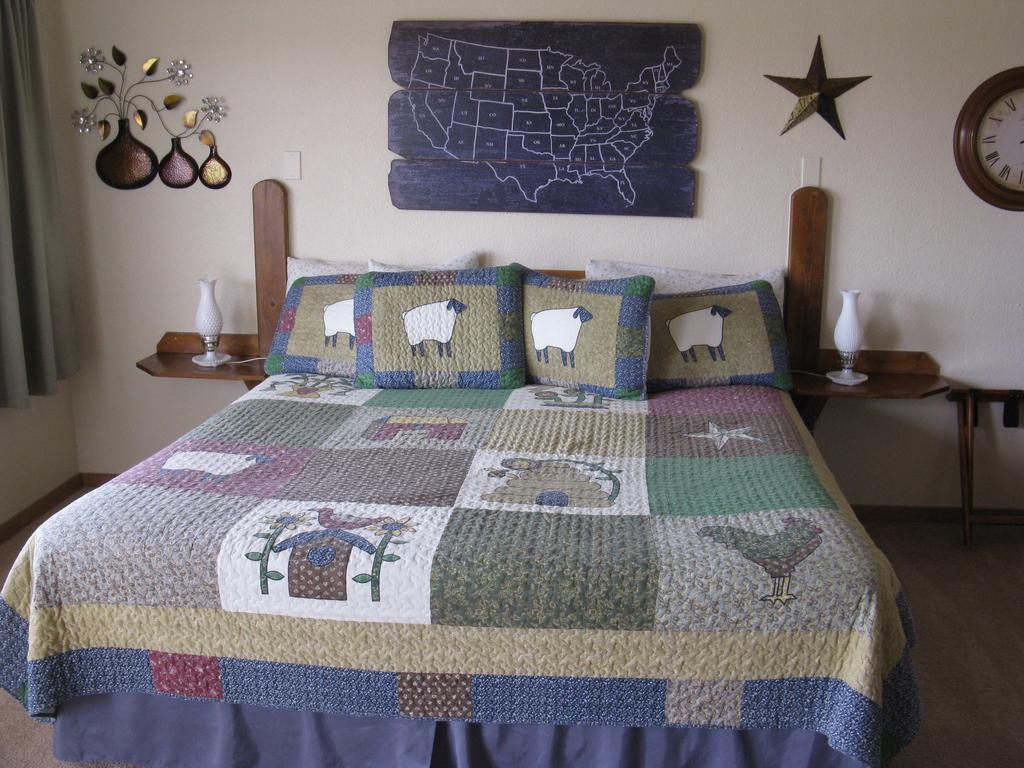 Globetrotter Lodge Holbrook Bagian luar foto