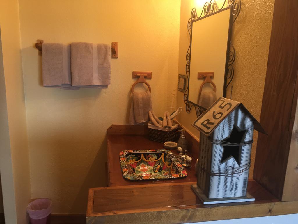 Globetrotter Lodge Holbrook Bagian luar foto